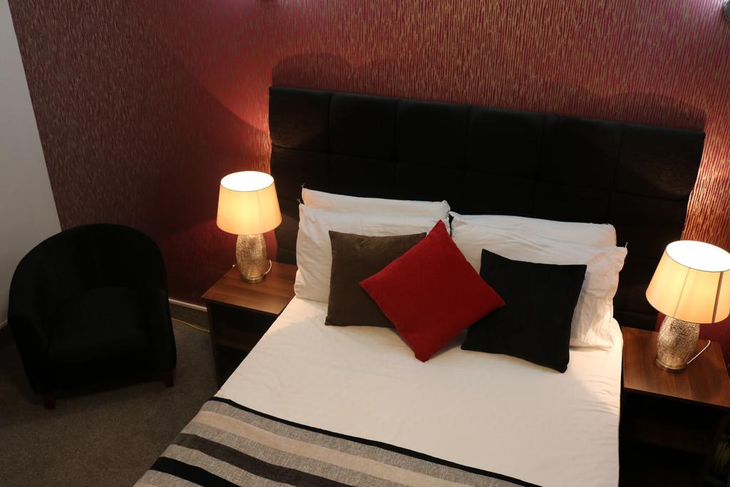 Trivelles Mayfair,Stockport Eksteriør bilde